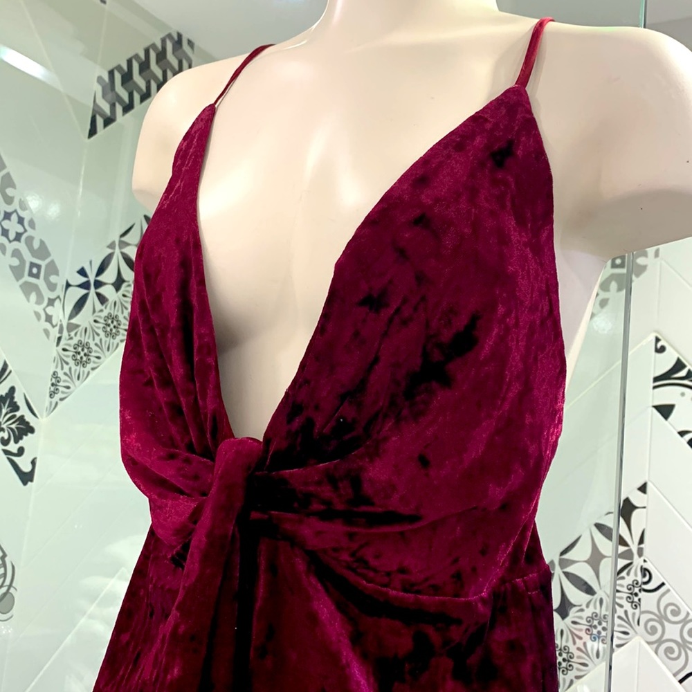 NWOT🌸Super Cute Crashed Velvet Spaghetti Straps Mini Dress
